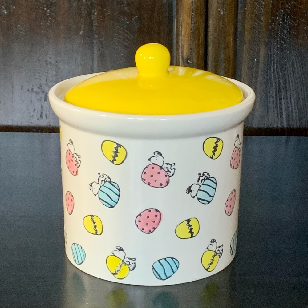 Peanuts Snoopy Easter Egg Canister